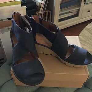 Clarks Navy Suede Platform Sandals